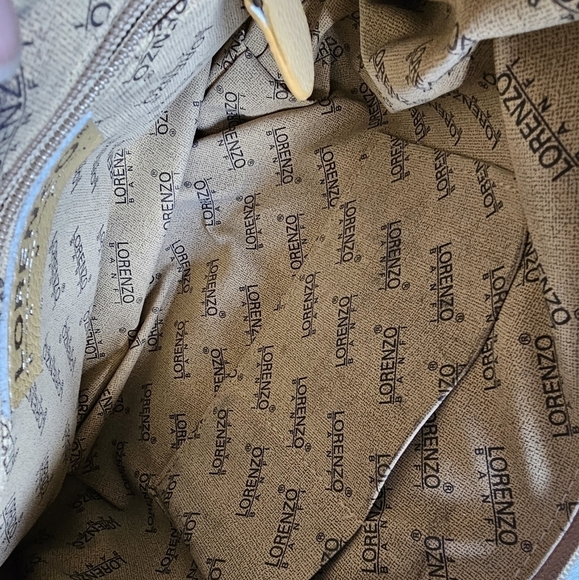 LORENZO BANFI beautiful hobo bag in a soft leather cream color with studs. New. - Picture 7 of 7